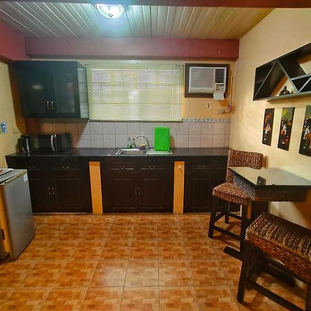 Monte Rio Gardens Bed & Breakfast 알라미노스 외부 사진