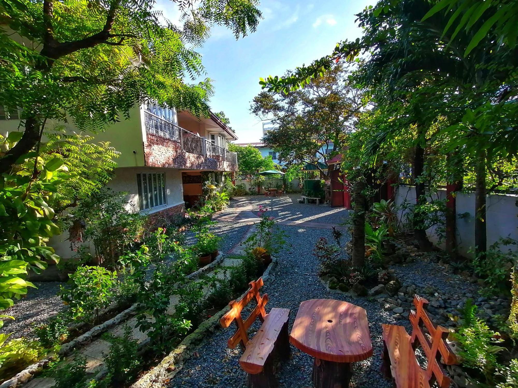 Monte Rio Gardens Bed & Breakfast 알라미노스 외부 사진