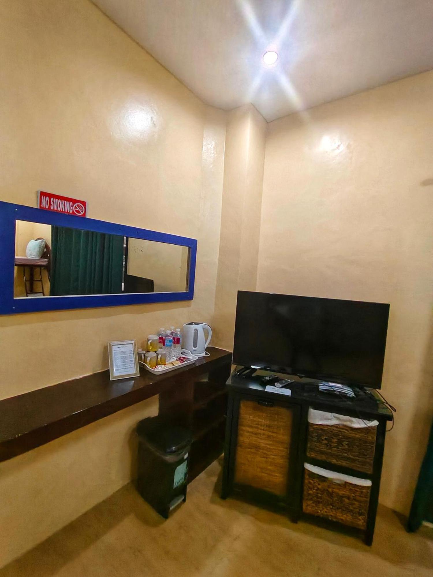 Monte Rio Gardens Bed & Breakfast 알라미노스 외부 사진